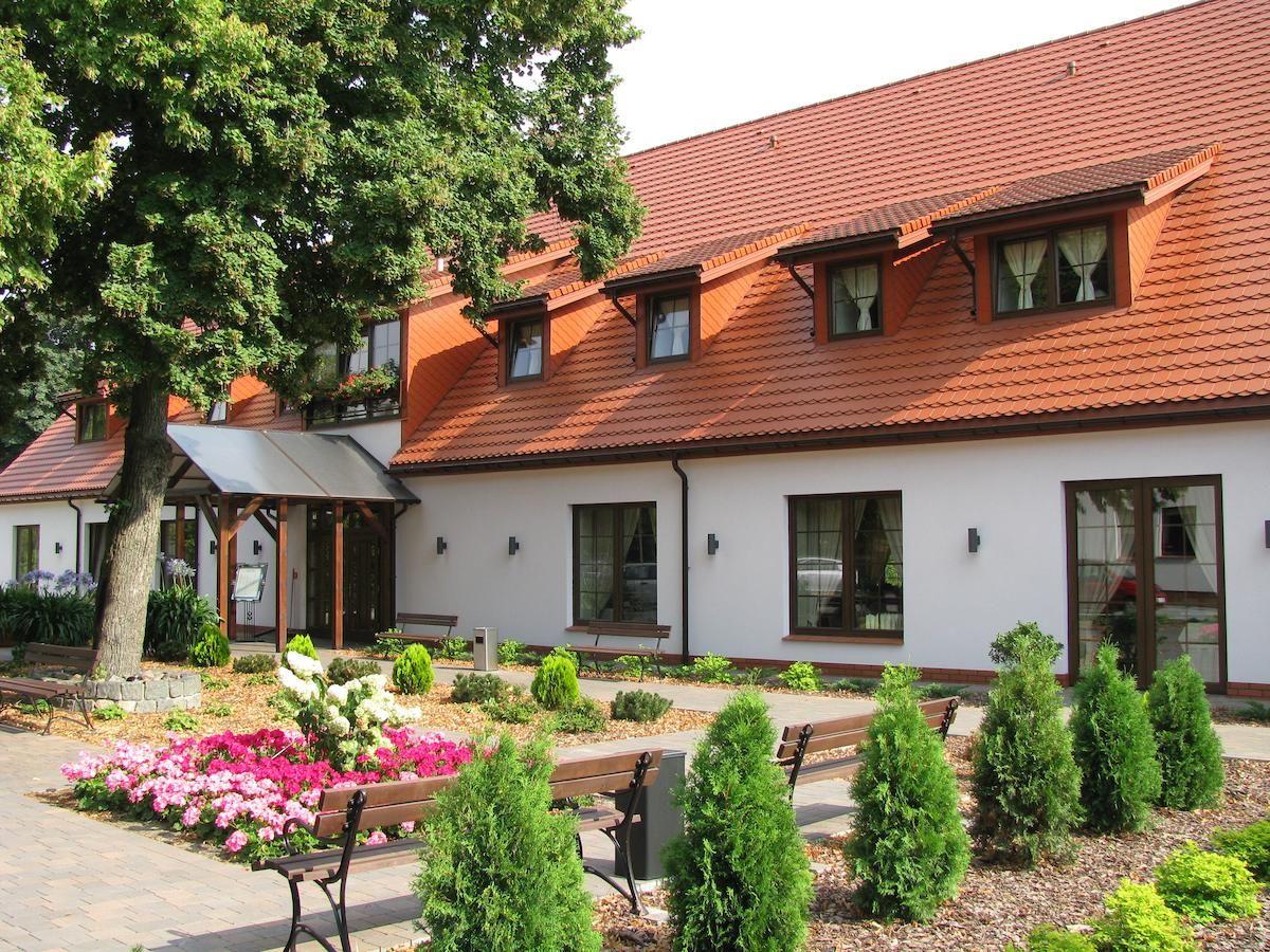 Отель Hotel Folwark Згеж